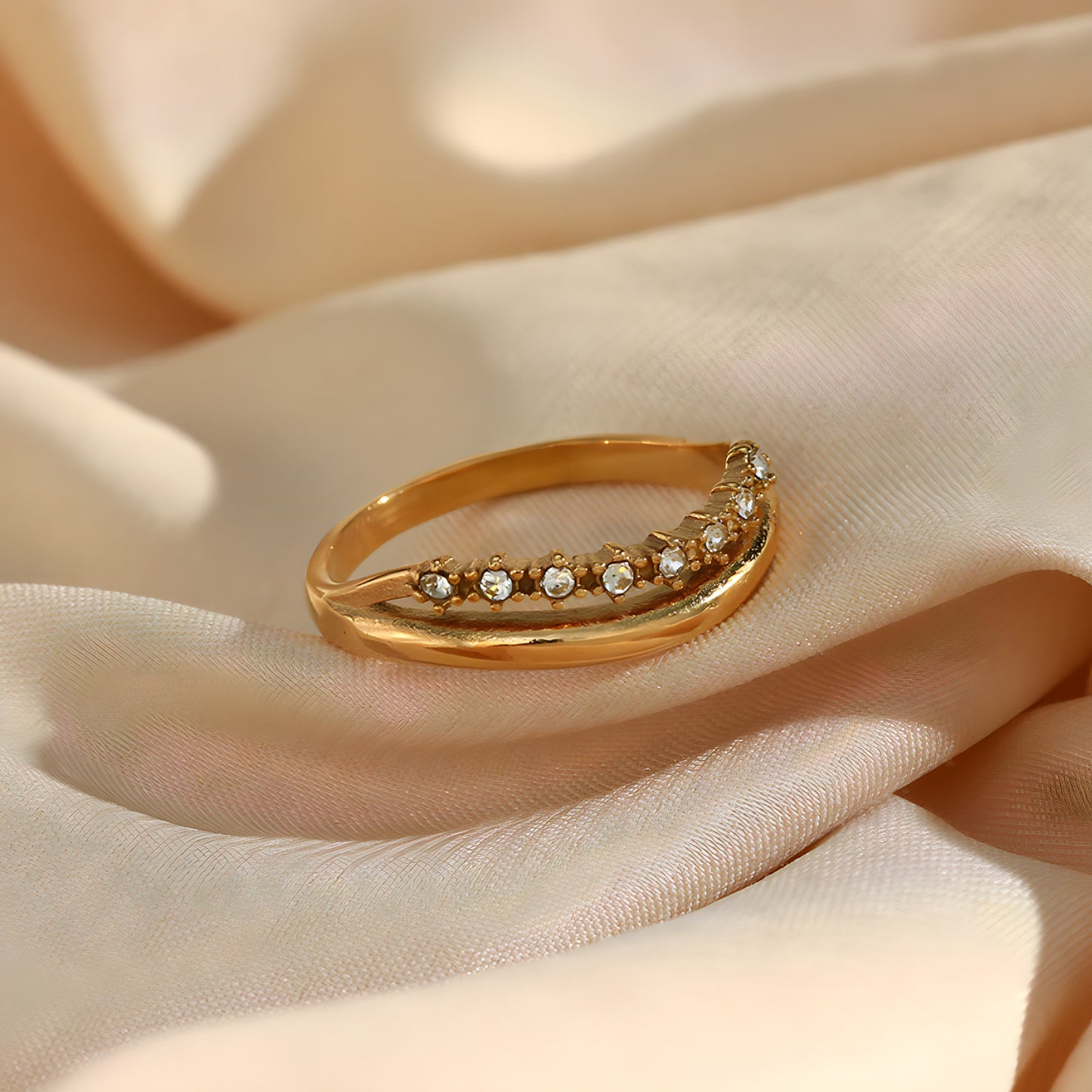 Diamond Amora Ring - Gold